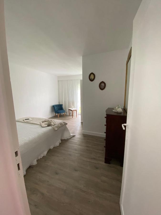 Bed and Breakfast Le Vieux Moulin Bouhet Екстер'єр фото