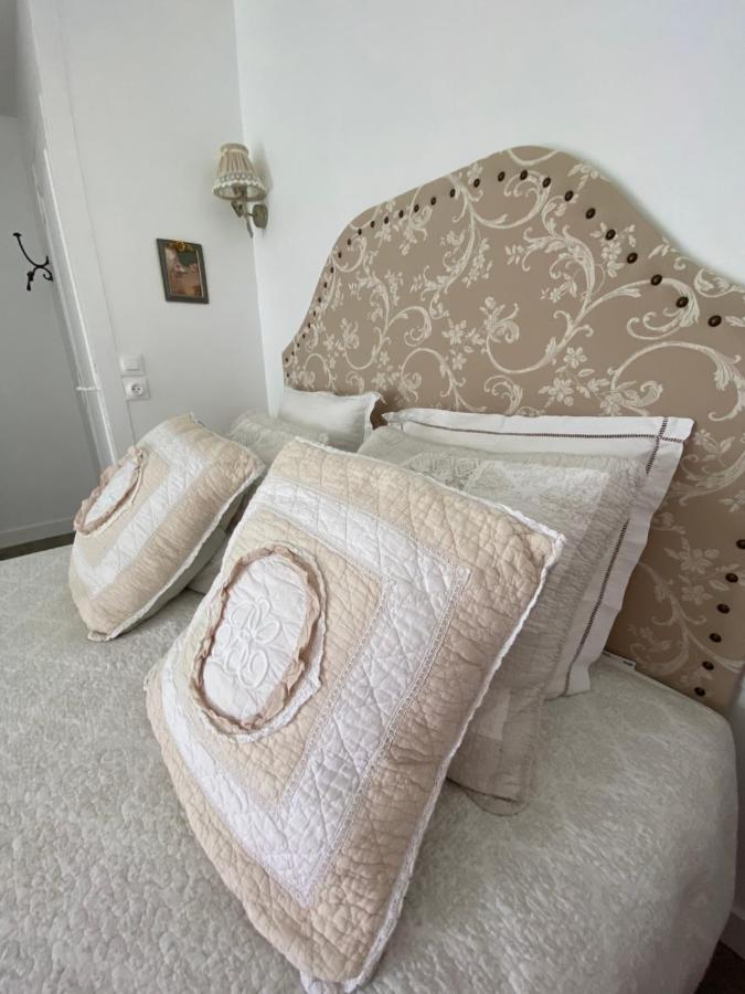 Bed and Breakfast Le Vieux Moulin Bouhet Екстер'єр фото