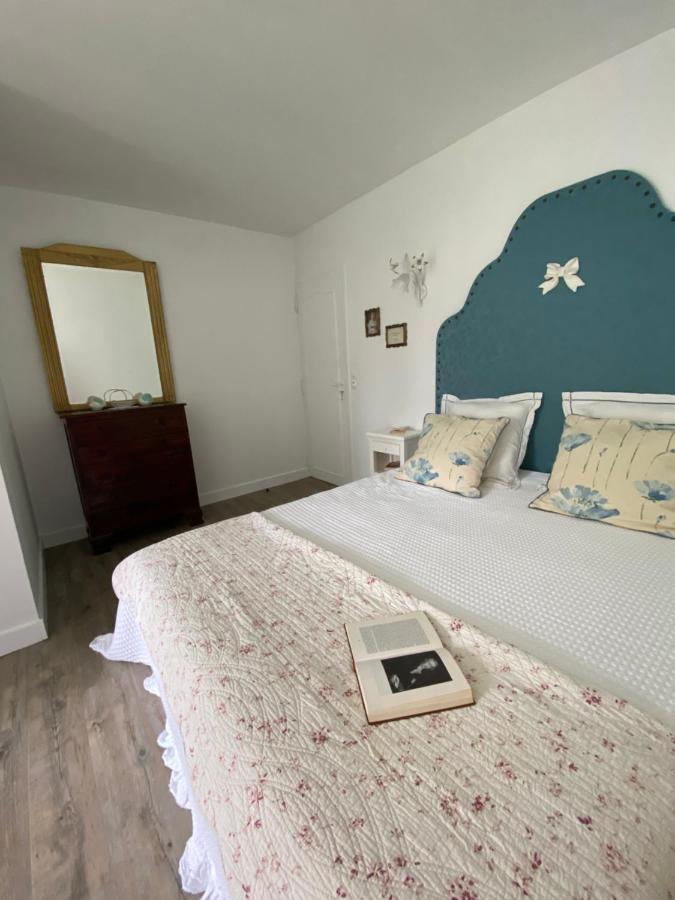 Bed and Breakfast Le Vieux Moulin Bouhet Екстер'єр фото
