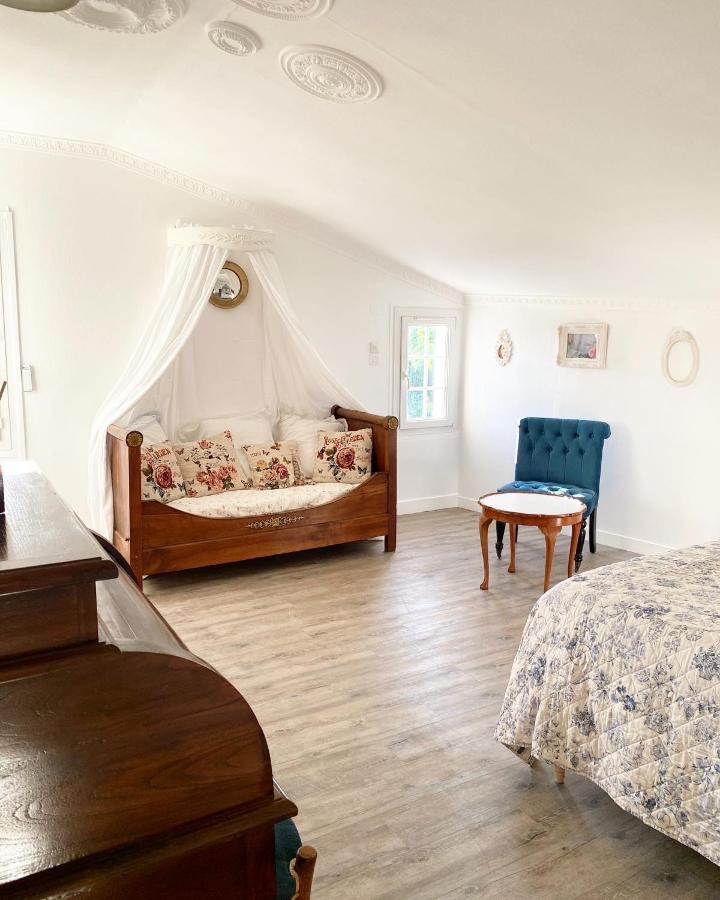 Bed and Breakfast Le Vieux Moulin Bouhet Екстер'єр фото