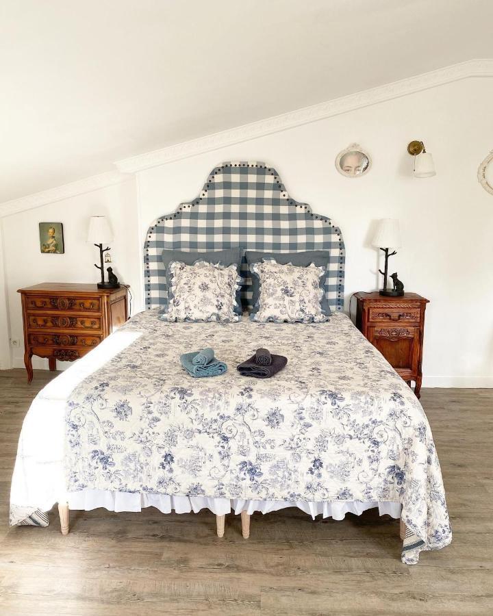 Bed and Breakfast Le Vieux Moulin Bouhet Екстер'єр фото