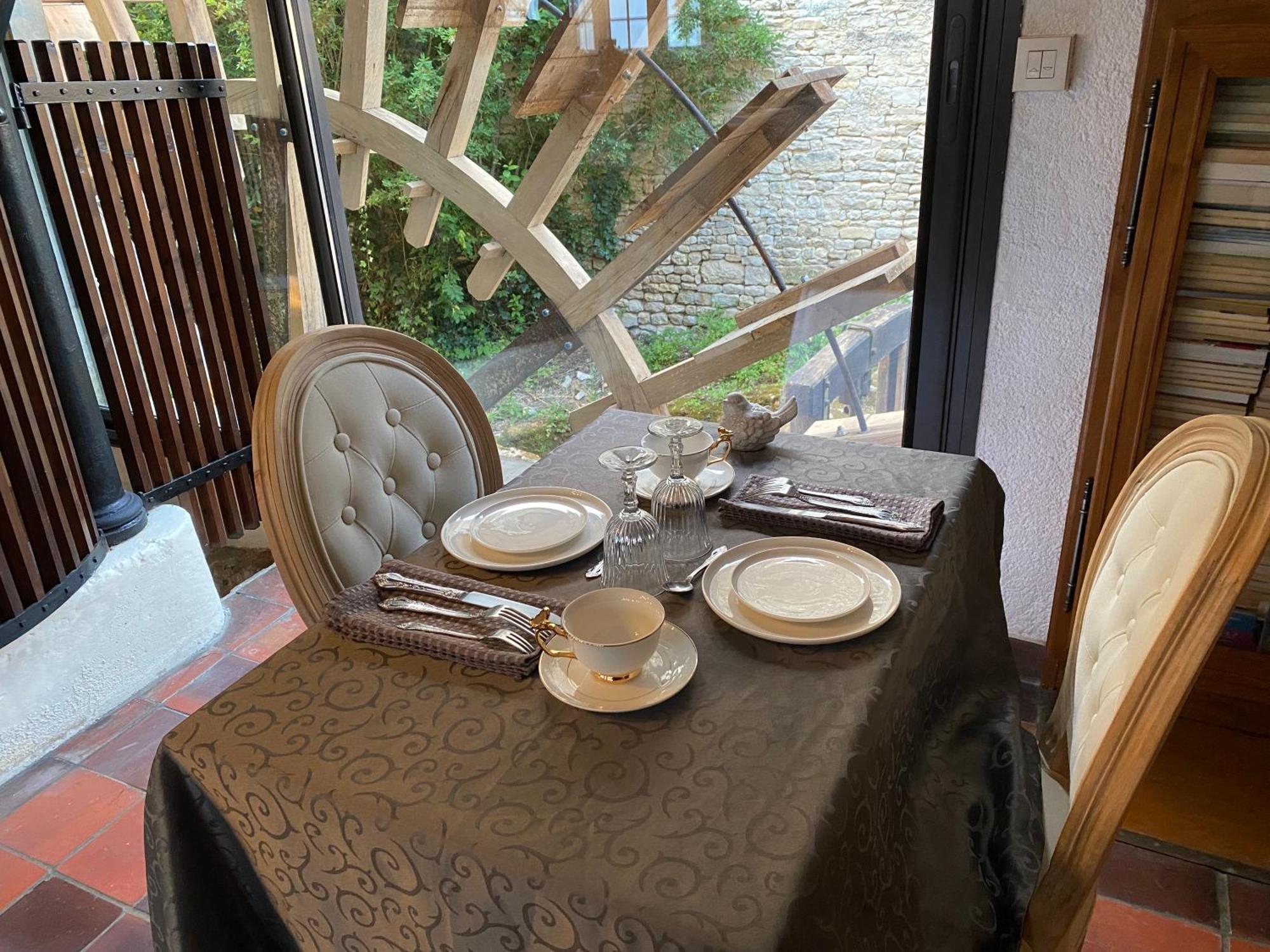 Bed and Breakfast Le Vieux Moulin Bouhet Екстер'єр фото